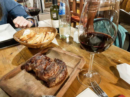 Un vrai steak cuit à l'asado